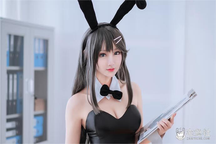 羽生三未 cosplay作品004 兔女郎 宅兔社.jpg