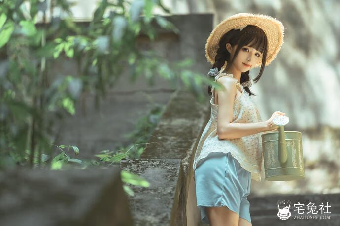 蠢沫沫和摄影师铁手教授是什么关系？他是拍摄到了蠢沫沫无创可贴的图片？