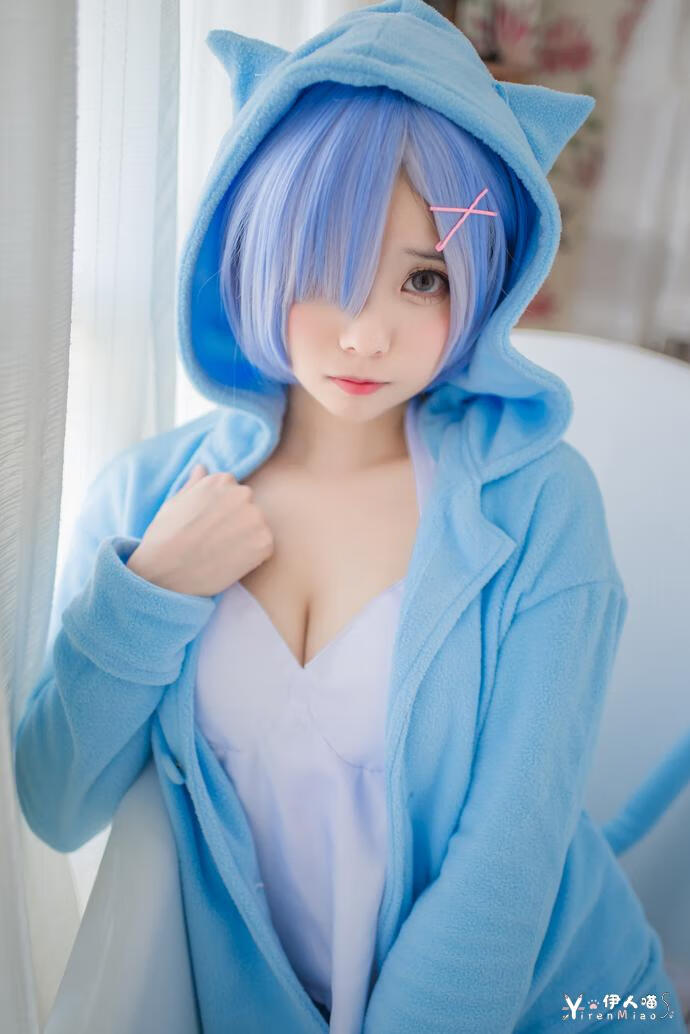 可爱的B站主播小野妹子w学生时代就拥有高颜值