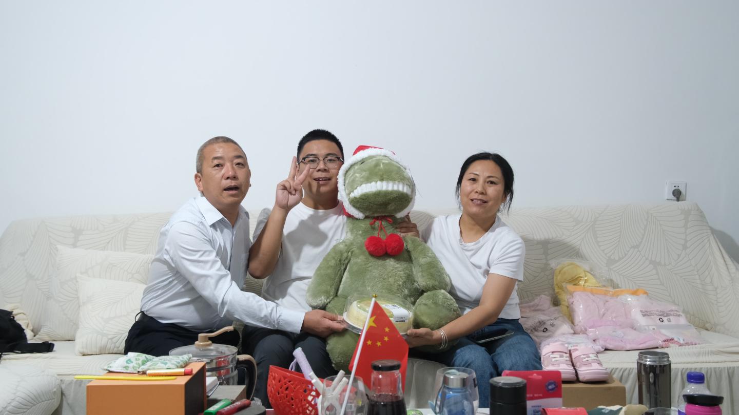 爷爷奶奶爸爸祝宝宝生日快乐.jpg 爷爷奶奶爸爸祝宝宝生日快乐.jpg