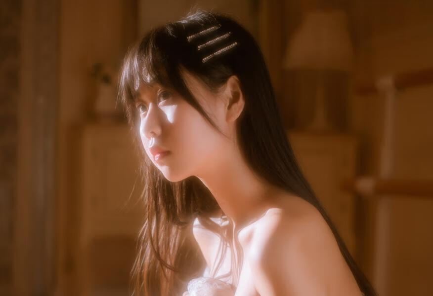 萌芽儿o0《金色套装》作品赏析：白色诱惑，金色璀璨，如梦似幻！插图2