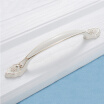Joy Collection Yuhuaze European Style Ivory Drawer Door Handle Closet Cabinet Sliding Single Only 128 Hole Distance joy collection kopen in de aanbieding Joy Collection Yuhuaze European Style Ivory Drawer Door Handle Closet Cabinet Sliding Single Only 128 Hole Distance joy collection kopen in de aanbieding