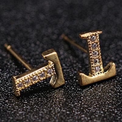 

Fashion Tiny Initial Stud Personalized Bridesmaids Gift Letter Earrings Gift Alphabet Ear Studs For Women Girls