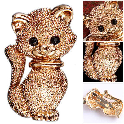 

Cartoon Puppy Crystal Brooch Corsage Golden Lady Coat Or Sweater Chest AccessoriesAnimal Brooch