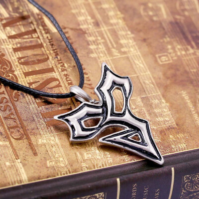 

Final Fantasy Claude Langton Cartoon Alloy Final Fantasy Necklace Pendant Necklace