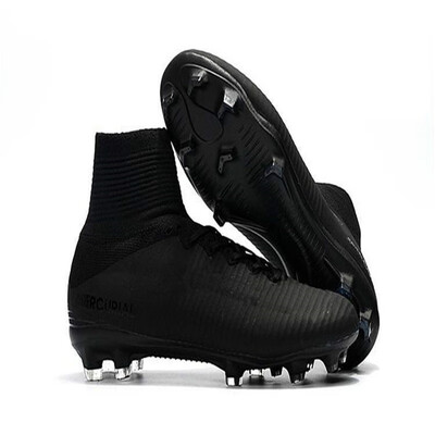 

2018 Original Black CR7 Football Boots Mercurial Superfly V FG Soccer Shoes C Ronaldo 7 Top Quality Silver Mens Soccer Cleats