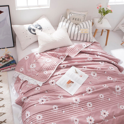 

1pc Pink Summer Printed Quilt Bed Cover Quilt Summer Bedspread Queen Size Floral Quilt on the Bed Girls Bedding