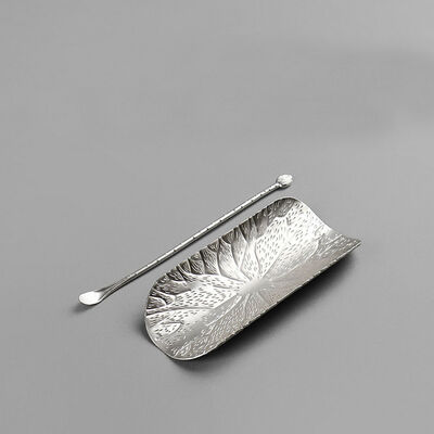 

Lotus Leaf Shaped Metal Cha He Kungfu Tea Leaves Presentation Vessel & Scoop Set Silver