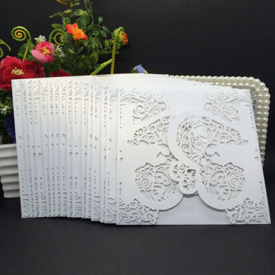 

20Pcs Romantic Wedding Party Invitation Card Delicate Carved Heart Pattern Decoration