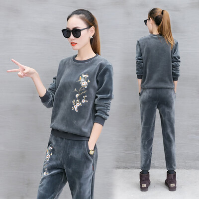 

Womens fashion for the 2018 new embroidered warm sweater two-piece autumnwinter velvet&thick golden fleece sportswear