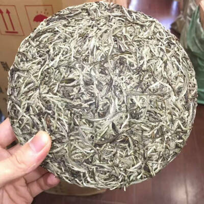 

300g China Fuding Old White Tea Cake Natural Organic Silver Needle Bai Hao Yin Zhen Tea Green Food