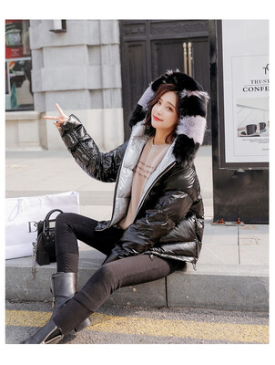 

2018 winter new white duck down jacket female short section slim raccoon fur collar down jacket 90298
