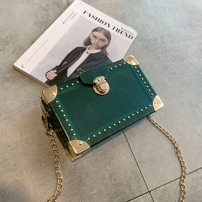 

Ins super fire bag female 2019 new Korean fashion rivet personality wild chain shoulder slung small square bag
