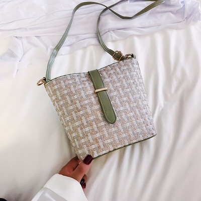

2019 new casual fashion temperament Messenger bag small fairy wild woven bucket bag simple contrast color shoulder bag