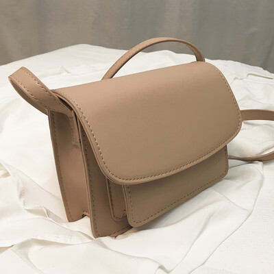 

Women 2019 new autumn&winter Hong Kong style retro simple Korean version of one shoulder slung Joker solid color small square