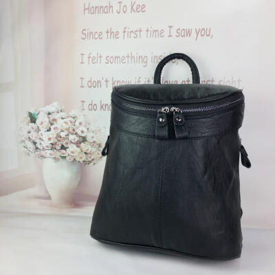 

Woman PU Zipper Solid Bucket Backpack