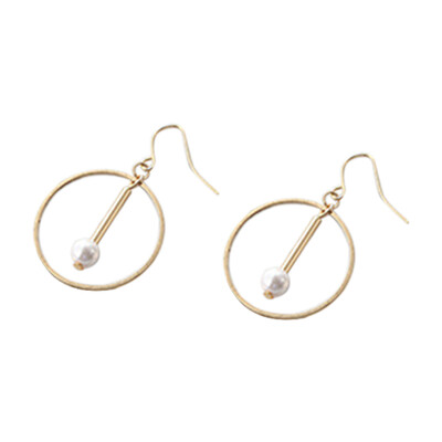 

Round Pearl Geometric Hollow Earrings Stud Earrings