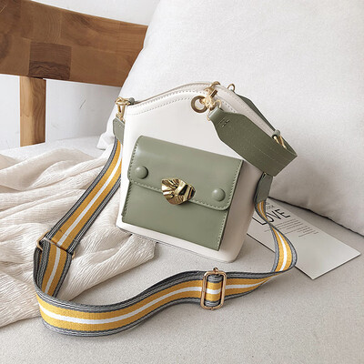 

Womens bag new wave Korean fashion brown small square bag creative handbag shoulder slung tide bag
