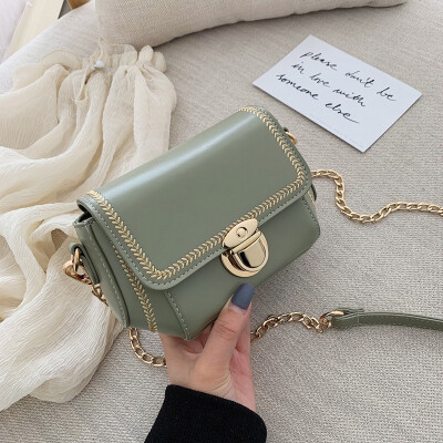 

Summer new green bag female 2019 new Korean version of the wild single shoulder slung fashion lock chain small square bag