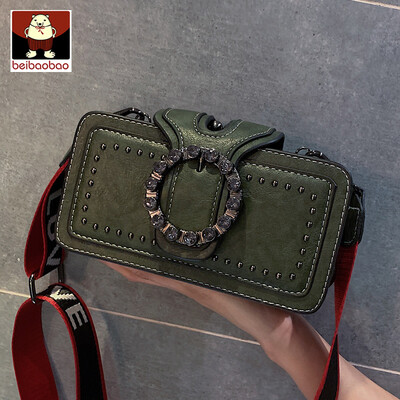 

On the new small bag women 2019 new fashion broadband shoulder small square bag texture retro Messenger bag