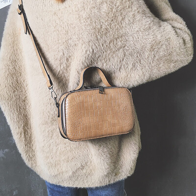 

Advanced sense bag female 2019 new Korean version of the fashion crocodile pattern texture mobile wild shoulder slung small square bag
