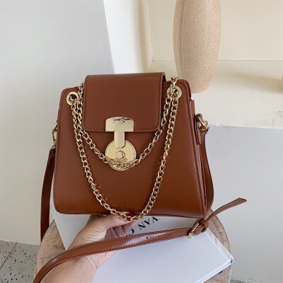 

Lock button small square bag womens bag new 2019 Korean version simple one shoulder oblique bag small bag chain bag