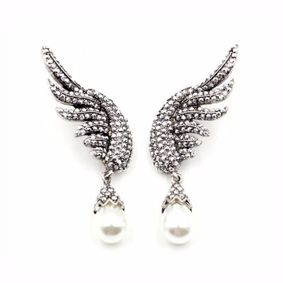 

JURAN 2019 New Brand Design Statement Fashion Stud Earrings For Women Simulated Pearl Wing Earring Factory Price Earring E1208