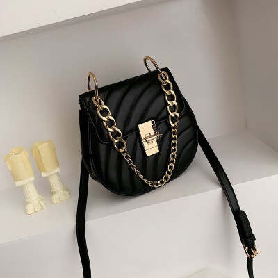 

New small fragrance bag female 2019 new wave Korean version of the wild single shoulder slung fashion casual rhombic chain bag