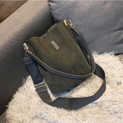 

Bag female 2019 new wave Korean version of the wild Messenger shoulder single scrub large capacity fashion casual solid color bucket bag