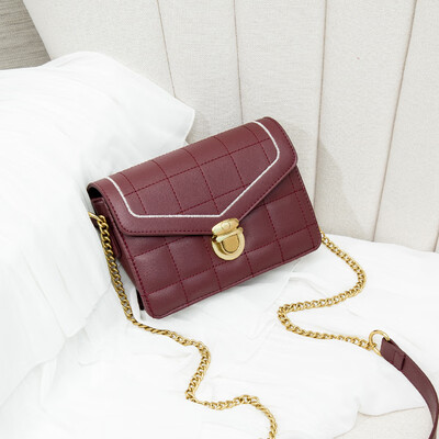 

Womens small fresh Korean Joker shoulder slung fashion diamond chain texture small square bag