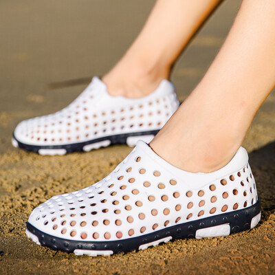 

Slippers Tide Mens Sandals Slip-proof&Air-permeable Beach Shoes in Summer Wear Waterproof Hole Shoes Outside Fashion