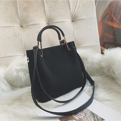 

Ins super fire small bag female 2019 new wave Korean version of the wild slung shoulder portable fashion frosted bucket bag