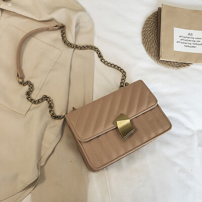 

On the new rhombic chain bag female 2019 new Korean version of the wild single shoulder slung fashion texture simple small square bag