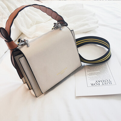 

Spring&summer small bag female 2019 new wave Korean version of the wild Messenger shoulder shoulder retro small fragrance wide shoulder strap small square bag