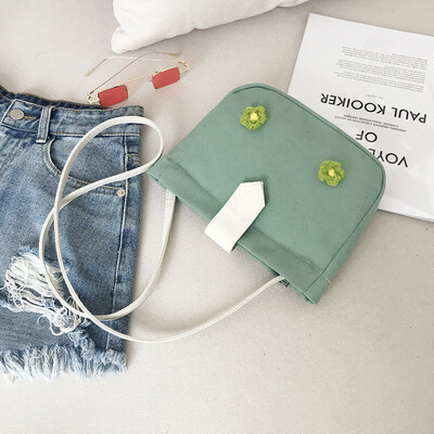 

Small fresh temperament canvas bag female 2019 new casual simple fashion shoulder bag cute flower Messenger bag
