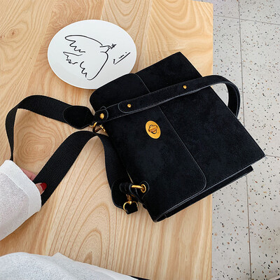 

Net red ins leisure bag early autumn retro frosted lock small square bag new 2019 shoulder slung bag