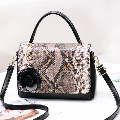 

Shoulder bag handbag 2019 new middle-aged lady snakeskin casual fashion soft bag Messenger bag