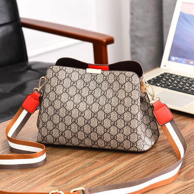 

Summer on the new small womens handbags fashion retro printed shoulder bag wide shoulder strap Korean womens handbags