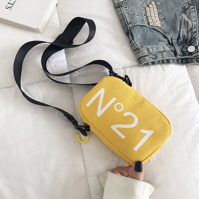 

2019 new casual simple&versatile shoulder bag female temperament canvas small square bag fashion personality letter Messenger bag