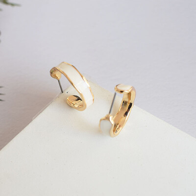 

In 2019 the new brand design opening C-series earrings generous minimalist temperament wild Korean earrings for women