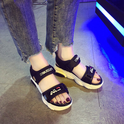 

Summer Korean version of 100 students thick-soled muffin Roman cool shoes bear flat-soled sandals girl