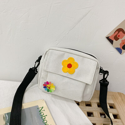 

2019 new Sen cute flower canvas bag female fashion simple wild Messenger bag casual temperament shoulder bag