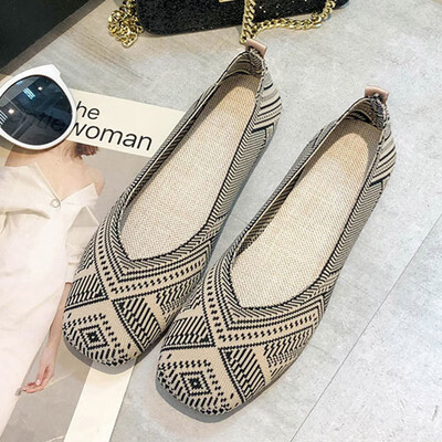 

Net red flat bottom womens knitted shoes 2019 spring&summer breathable soft bottom ballet bean shoes Joker fly woven loafers