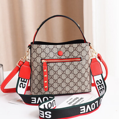 

Up-to-date Korean fashion ladiesbags with INSS overheated single shoulder inclined water bucket