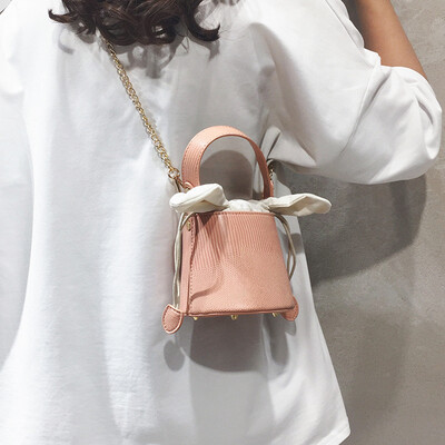 

French niche bag American womens bag 2019 new fashion bucket bag summer small fresh portable Messenger bag