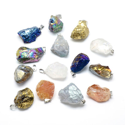 

Electroplated Natural Quartz Crystal Pendants with Iron Findings Nuggets 3040x2027x1620mm Hole 6x3mm
