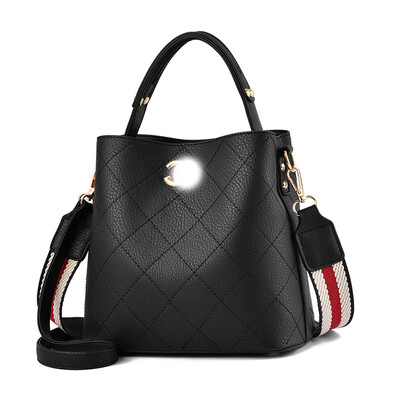 

Female bag 2019 summer new Korean version of the PU leather fashion handbag shoulder Messenger bag