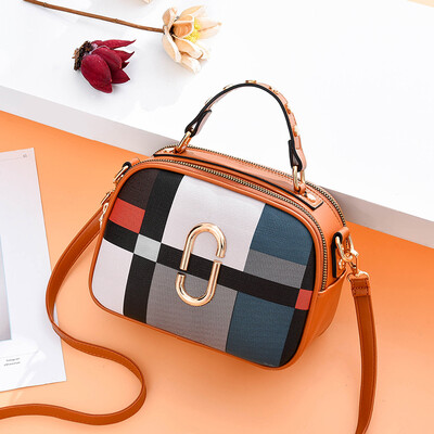 

Summer womens new wave Korean fashion shoulder Messenger bag Joker color small square bag