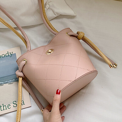 

The new woman 2019 summer new style feels ringge bucket bag fashion one shoulder bag slanted small bag