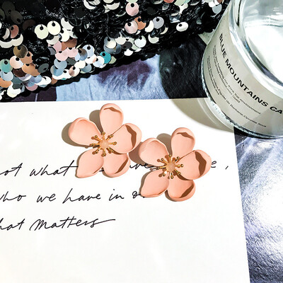 

Aretes de mujer modernos 2018 Korean fashion flower earrings holiday wind earrings generous temperament gift earrings for women